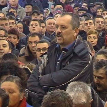 Maramureş: Scandal în Dumbrăviţa. Avizarea topitoriei de aluminiu stârneşte nemulţumiri în rândul localnicilor Maramureş: Scandal în Dumbrăviţa. Avizarea topitoriei de aluminiu stârneşte nemulţumiri în rândul localnicilor