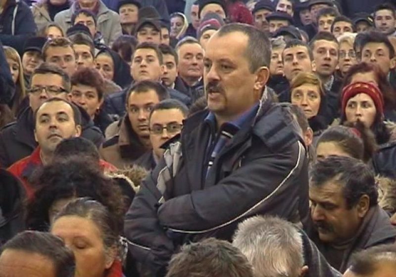 Maramureş: Scandal în Dumbrăviţa. Avizarea topitoriei de aluminiu stârneşte nemulţumiri în rândul localnicilor Maramureş: Scandal în Dumbrăviţa. Avizarea topitoriei de aluminiu stârneşte nemulţumiri în rândul localnicilor