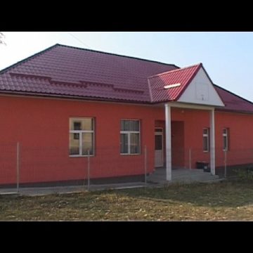 Maramureş: Primarul din Cerneşti este acuzat de furt. Primăria a investit miliarde de lei într-o grădiniţă şi un trotuar iar lucrările finale nu merită nici jumătate din banii de pe hârtii Maramureş: Primarul din Cerneşti este acuzat de furt. Primăria a investit miliarde de lei într-o grădiniţă şi un trotuar iar lucrările finale nu merită nici jumătate din banii de pe hârtii
