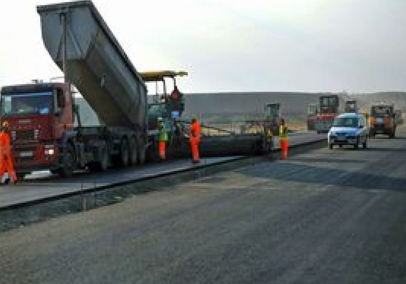 Boc: Guvernul îşi propune investiţii de stat, în perioada 2012-2013, drumuri naţionale şi autostrăzi, locuinţe ANL