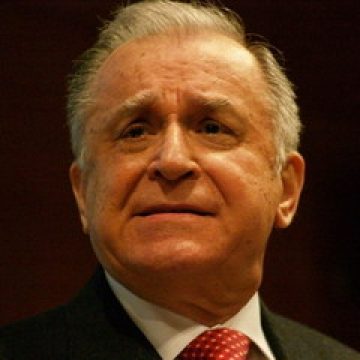 Ion Iliescu este internat la Spitalul Elias