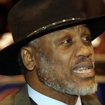 A încetat din viaţă Joe Frazier, fostul campion mondial al "greilor" A încetat din viaţă Joe Frazier, fostul campion mondial al "greilor"