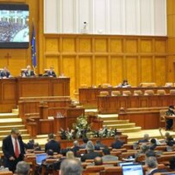 Legea asistenţei sociale intră marţi în dezbaterea Camerei Deputaţilor