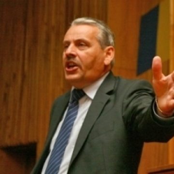 Mircea Man pus sub învinuire de DNA Oradea pentru trafic de influenţă Mircea Man pus sub învinuire de DNA Oradea pentru trafic de influenţă
