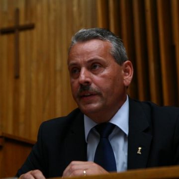Mircea Man, chemat la DNA Mircea Man, chemat la DNA