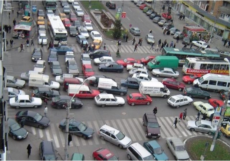 Noua taxă auto permite "taxarea corecta şi reală a poluatorilor" Noua taxă auto permite "taxarea corecta şi reală a poluatorilor"