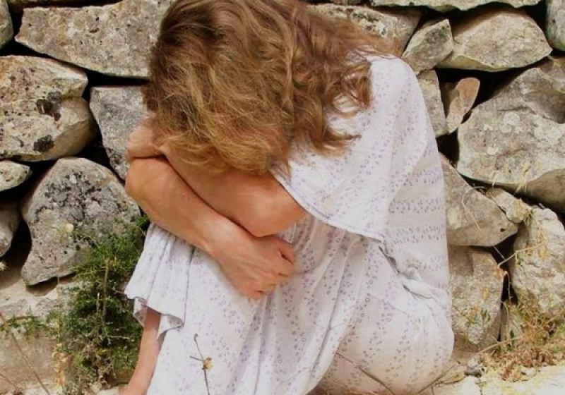 Maramureş: O femeie a fost constrânsă să se prostitueze după ce copiii ei au fost înfometaţi şi supuşi mai multor suferinţe fizice Maramureş: O femeie a fost constrânsă să se prostitueze după ce copiii ei au fost înfometaţi şi supuşi mai multor suferinţe fizice