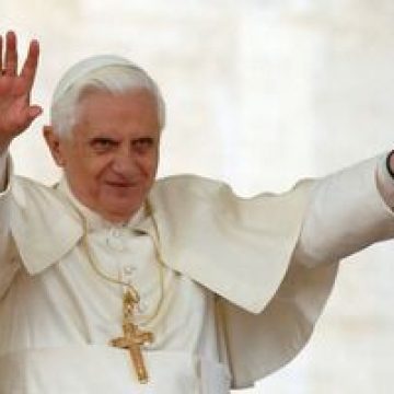 Papa denunţă corupţia, războaiele şi sclavia în Africa Papa denunţă corupţia, războaiele şi sclavia în Africa