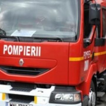 Pompierii militari au continuat să distribuie apă menajeră populaţiei afectate de secetă din Maramureş