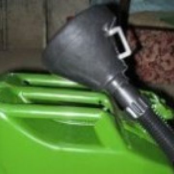 Baia Mare: Atenţie, se fură motorină! Infracţiune în flagrant surprinsă de către doi agenţi de la Poliţia Municipiului Baia Mare Baia Mare: Atenţie, se fură motorină! Infracţiune în flagrant surprinsă de către doi agenţi de la Poliţia Municipiului Baia Mare