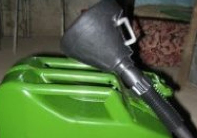 Baia Mare: Atenţie, se fură motorină! Infracţiune în flagrant surprinsă de către doi agenţi de la Poliţia Municipiului Baia Mare Baia Mare: Atenţie, se fură motorină! Infracţiune în flagrant surprinsă de către doi agenţi de la Poliţia Municipiului Baia Mare