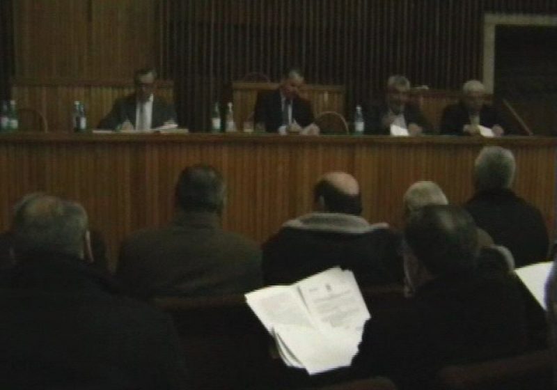 Baia Mare: Deszăpezirea drumurilor judeţene, motiv de ceartă la şedinţa CJ. Mircea Man ar putea rezilia contractul cu Societatea Drumuri Poduri Maramureş