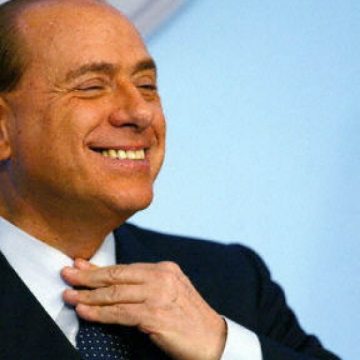 Silvio Berlusconi va lansa un album muzical împreună cu un cântăreţ napoletan