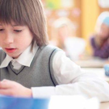 SIGHET: Telefoanele mobile: un moft, o necesitate sau un pericol pentru cei mici? SIGHET: Telefoanele mobile: un moft, o necesitate sau un pericol pentru cei mici?