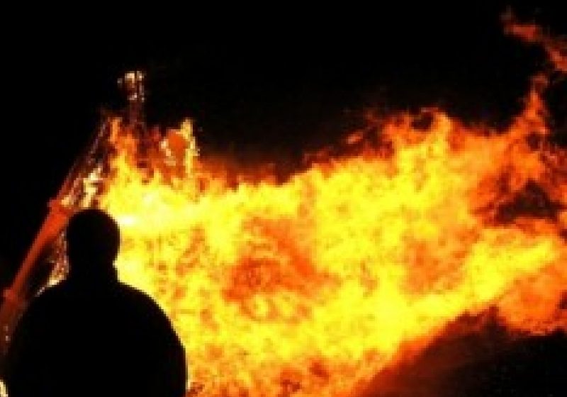 Trei zile şi trei nopţi de luptă cu flăcările Trei zile şi trei nopţi de luptă cu flăcările