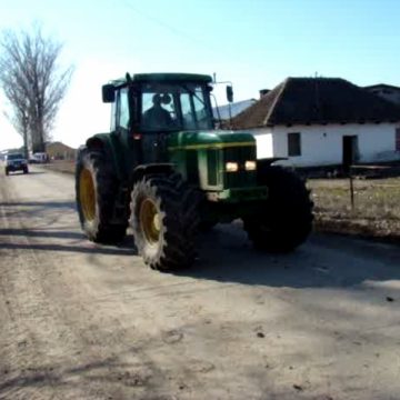 Două utilaje în valoare de aproximativ 120.000 de euro, suspecte a fi furate au fost descoperite de poliţiştii de frontieră maramureşeni