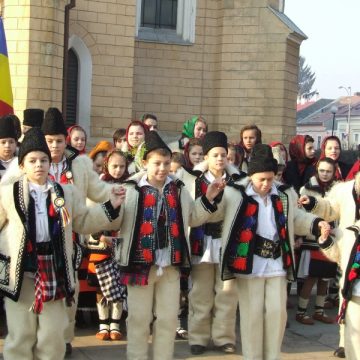 SIGHET: Aproximativ 250 de persoane au participat la manifestările dedicate zilei de 1 Decembrie SIGHET: Aproximativ 250 de persoane au participat la manifestările dedicate zilei de 1 Decembrie