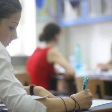A început vacanţa de iarnă! Primul an în care elevii au cu o săptămână în plus