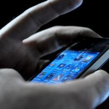 Biserica Ortodoxă Sârbă lansează o aplicaţie pe smartphone pentru accesarea de rugăciuni Biserica Ortodoxă Sârbă lansează o aplicaţie pe smartphone pentru accesarea de rugăciuni