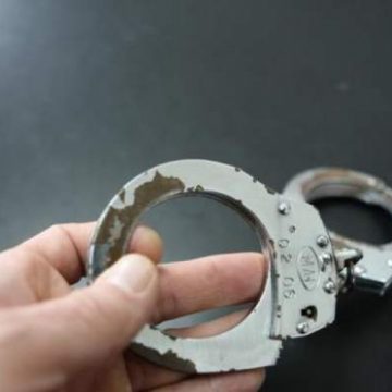 Doi băieţi din Coştiui au pătruns ilegal într-o locuinţă şi au sustras mai multe aparate electronice Doi băieţi din Coştiui au pătruns ilegal într-o locuinţă şi au sustras mai multe aparate electronice