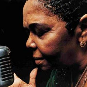 Cântăreaţa Cesaria Evora a murit Cântăreaţa Cesaria Evora a murit