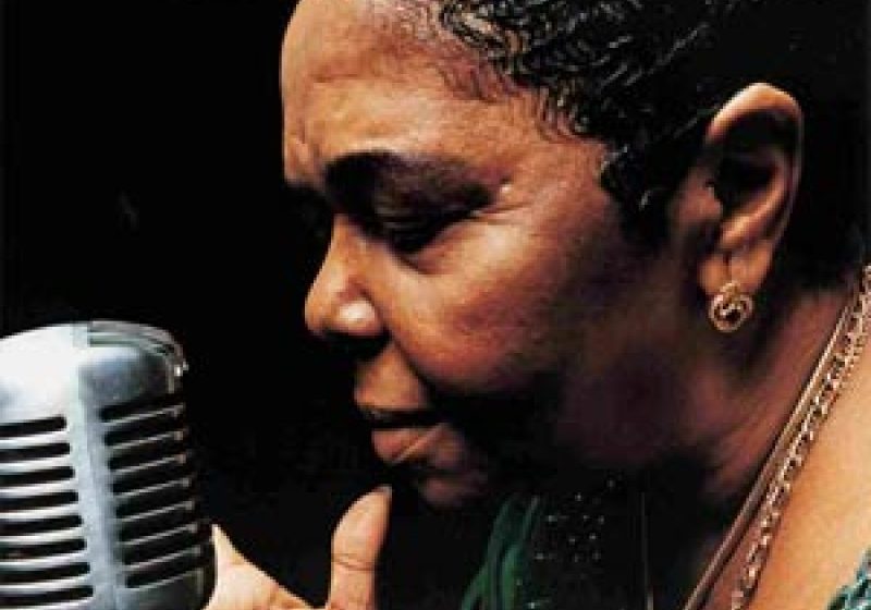 Cântăreaţa Cesaria Evora a murit