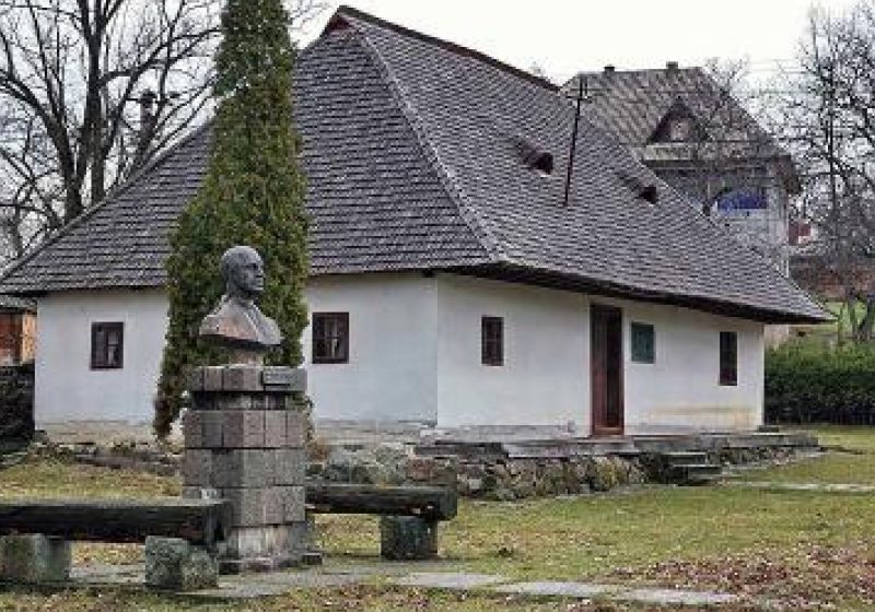 SIGHET: Lecţie de istorie de 1 Decembrie la Şcoala Nr. 2 din localitate SIGHET: Lecţie de istorie de 1 Decembrie la Şcoala Nr. 2 din localitate