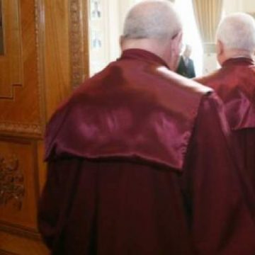 CCR: Legea asistenţei sociale este constituţională