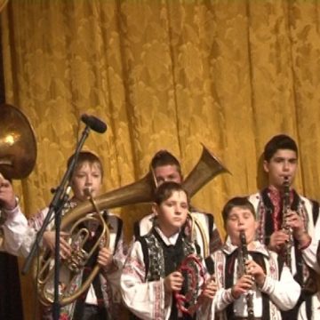 SIGHET: 24 de ansambluri folclorice din mai multe judete ale tarii au participat la Concursul Naţional de Colinde “Cum e datina strabuna” SIGHET: 24 de ansambluri folclorice din mai multe judete ale tarii au participat la Concursul Naţional de Colinde “Cum e datina strabuna”