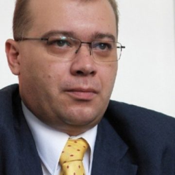Democrație de-o cafea și-o apă plată