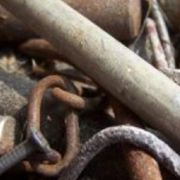 Patru persoane au fost depistate în flagrant, la furat de fier, pe raza localităţii Nistru Patru persoane au fost depistate în flagrant, la furat de fier, pe raza localităţii Nistru