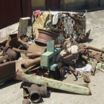 Maramures: Amenzi de 300 de lei pentru furt de fier vechi si scandaluri Maramures: Amenzi de 300 de lei pentru furt de fier vechi si scandaluri