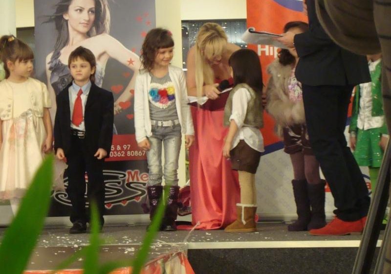Baia Mare: Gala Frumuseţii pentru copii a desemnat cei mai frumoşi şi talentaţi juniori Baia Mare: Gala Frumuseţii pentru copii a desemnat cei mai frumoşi şi talentaţi juniori