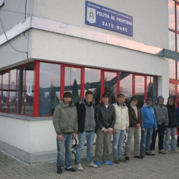 Grup de nouă migranţi reţinut la frontiera română-ungară Grup de nouă migranţi reţinut la frontiera română-ungară