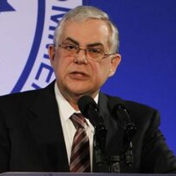 Guvernul grec promite 150.000 de noi locuri de muncă la începutul anului viitor Guvernul grec promite 150.000 de noi locuri de muncă la începutul anului viitor