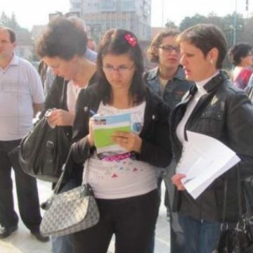 În speranţa că vor pleca la lucru în străinătate,mai multe persoane din localităţile Vişeu de Sus şi Vişeu de Jos s-au trezit păgubite cu sute de euro În speranţa că vor pleca la lucru în străinătate,mai multe persoane din localităţile Vişeu de Sus şi Vişeu de Jos s-au trezit păgubite cu sute de euro