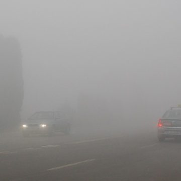Info Trafic: Tronsoane cu polei pe mai multe sectoare de drumuri judeţene Ceaţă în Pasul Prislop, vizibilitate redusă sub 100 de metri!