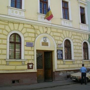 Sighet: Injurii şi cuvinte jignitoare pe holul Judecătoriei Sighet Sighet: Injurii şi cuvinte jignitoare pe holul Judecătoriei Sighet