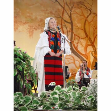 Baia Mare: Măriuca Verdeş lansează miercuri la Biblioteca Judeţeană "Colinde … colinde" Baia Mare: Măriuca Verdeş lansează miercuri la Biblioteca Judeţeană "Colinde … colinde"