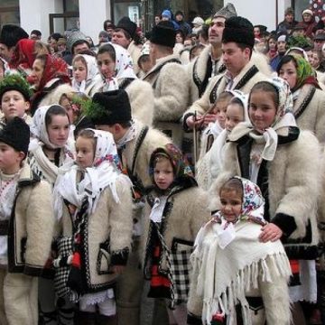 SIGHET: Programul FESTIVALUL DE DATINI ŞI OBICEIURI DE IARNĂ MARMAŢIA, 2011