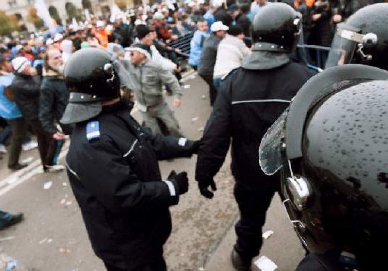 Aproximativ patru sute de manifestanţi în Piaţa Victoriei, la un miting al revoluţionarilor