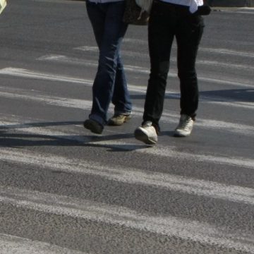 Neacordarea priorităţii de trecere unui pieton – cauza unui eveniment rutier produs în Baia Mare Neacordarea priorităţii de trecere unui pieton – cauza unui eveniment rutier produs în Baia Mare