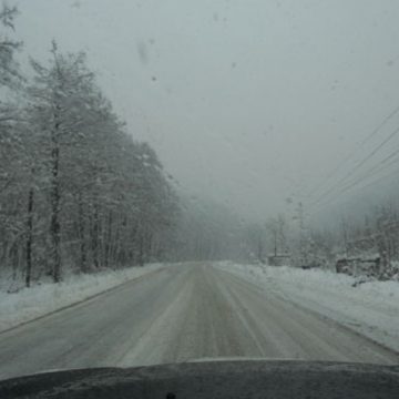 Maramureş: Circulaţie rutieră în condiţii de iarnă. Ninsoare viscolită şi ceaţă în Pasul Prislop! Maramureş: Circulaţie rutieră în condiţii de iarnă. Ninsoare viscolită şi ceaţă în Pasul Prislop!