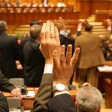 Noua taxă auto, aprobată de plenul Camerei Deputaţilor Noua taxă auto, aprobată de plenul Camerei Deputaţilor