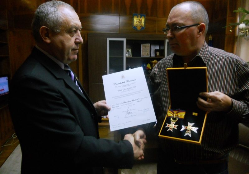 Inspectorul şef Ion Pop a primit Ordinul "Bărbăţie şi credinţă" în gradul de mare ofiţer, cu însemn pentru militari
