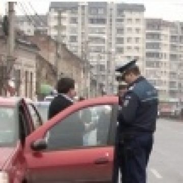 SIGHET: Pietoni ignoranţi amendaţi de Poliţia Rutieră Sighet SIGHET: Pietoni ignoranţi amendaţi de Poliţia Rutieră Sighet