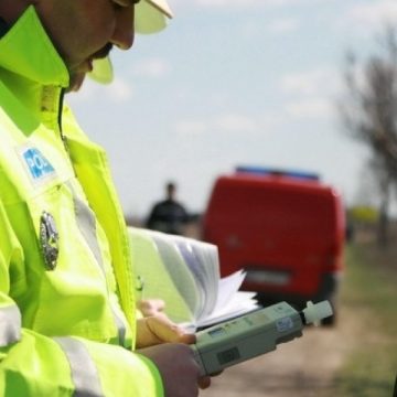 Poliţiştii îşi intensifică acţiunile control şi verificare, în preajma sărbătorilor