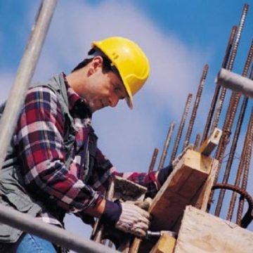 Italia elimină de la 1 ianuarie restricţiile pe piaţa muncii impuse românilor