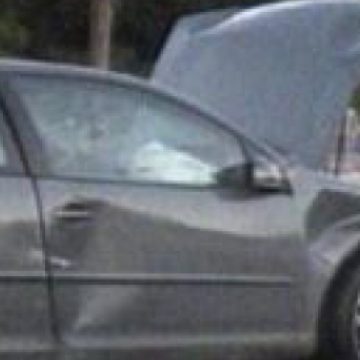 Săcel: Doi tineri conducători auto, băuţi la volan, şi-au lovit maşinile, pe timp de noapte Săcel: Doi tineri conducători auto, băuţi la volan, şi-au lovit maşinile, pe timp de noapte