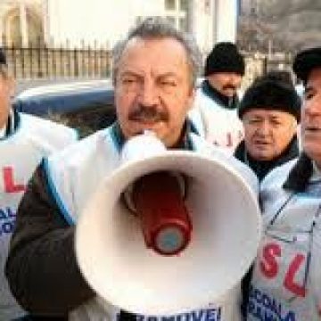 Sindicatele din învăţământ stabilesc, miercuri, calendarul acţiunilor de protest pentru luna decembrie Sindicatele din învăţământ stabilesc, miercuri, calendarul acţiunilor de protest pentru luna decembrie